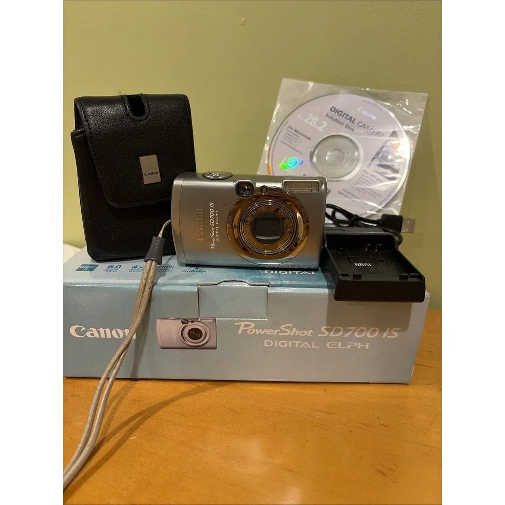 Canon PowerShot SD700 IS 6.0MP Digital Camera New Battery & Charger & SD Card
